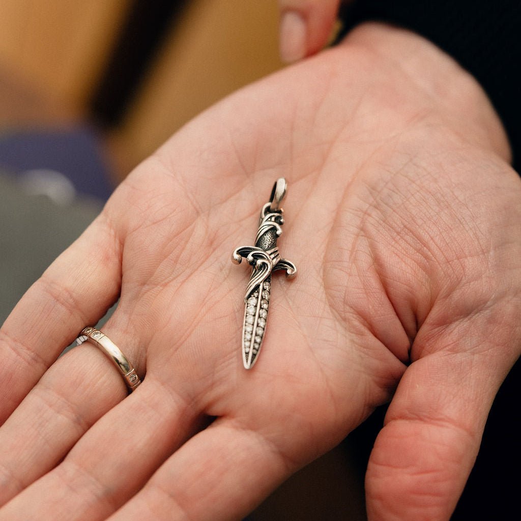 Pendentif DAVID YURMAN "Waves Dagger" en argent et diamants - Castafiore