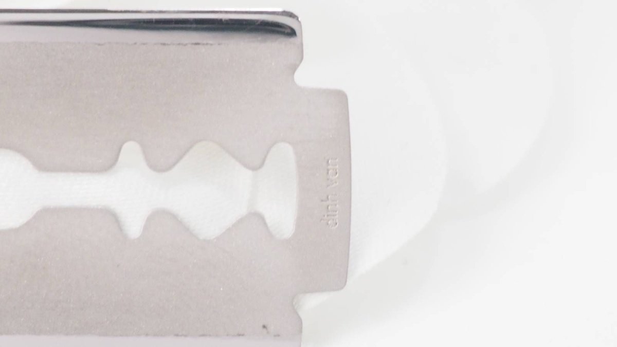 Pendentif Dinh Van Lame de Rasoir en or blanc