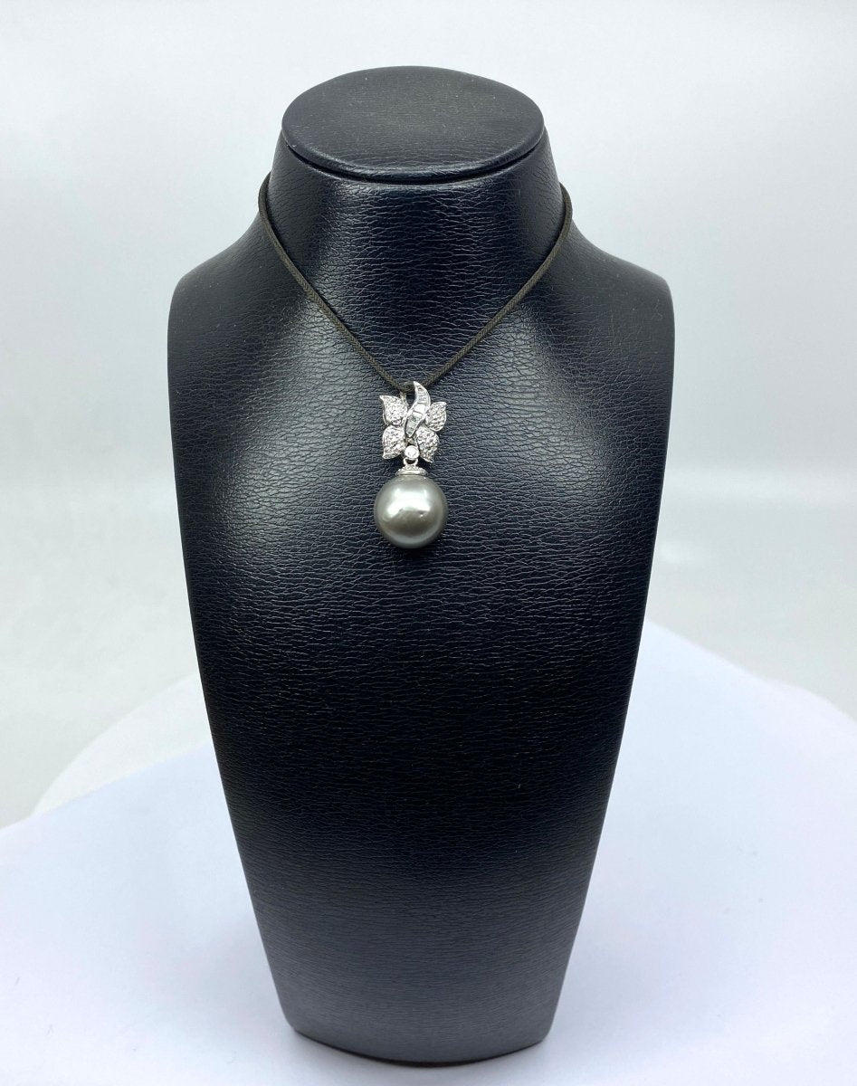 Pendentif en or blanc 18 carats, perle de Tahiti et diamants - Castafiore