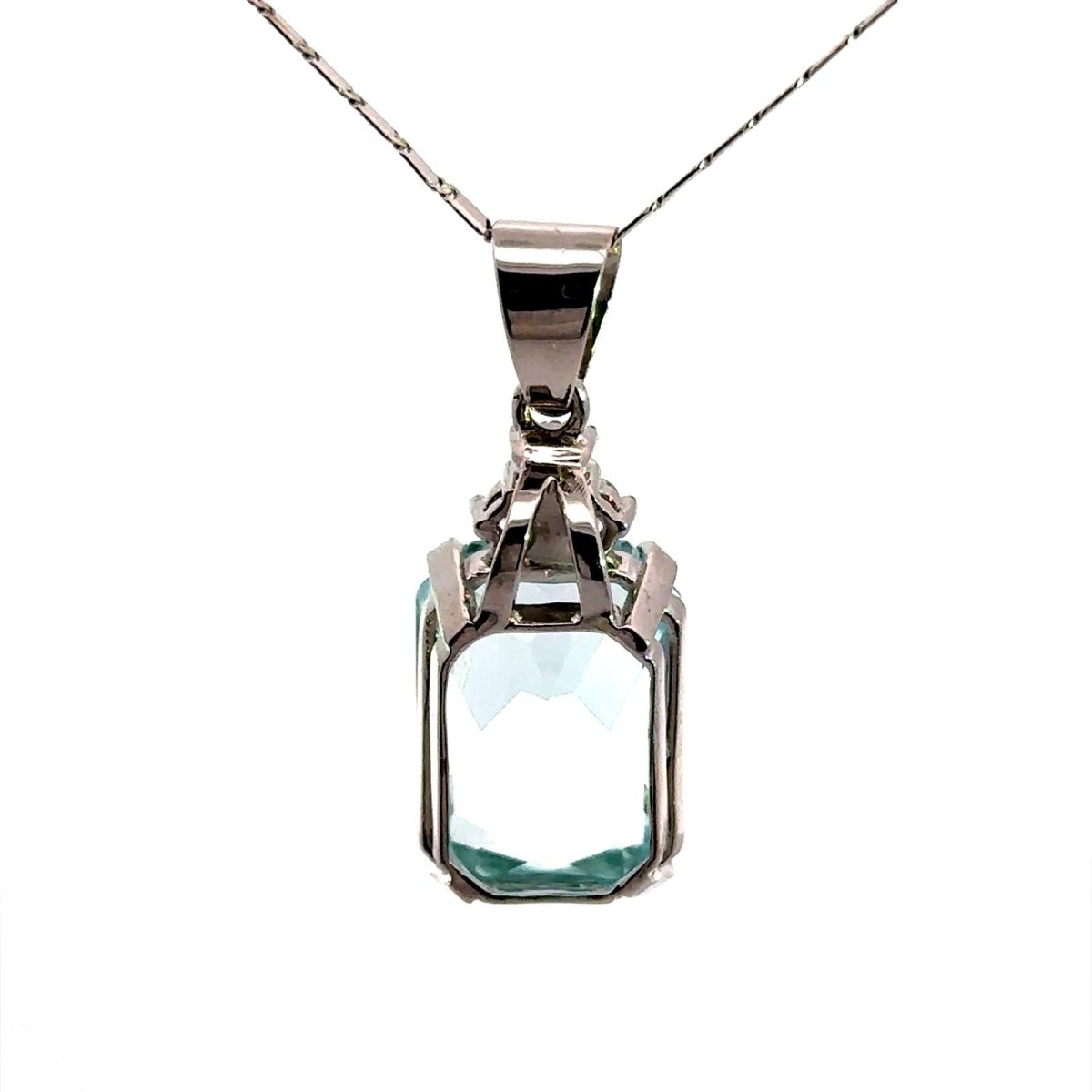 Pendentif en or blanc, aigue-marine et diamants - Castafiore