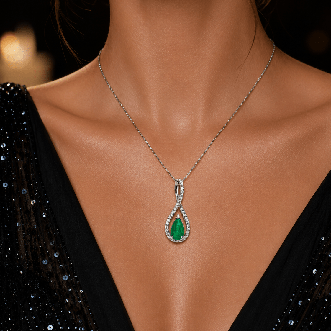 Pendentif en or blanc, émeraude et diamants - Castafiore