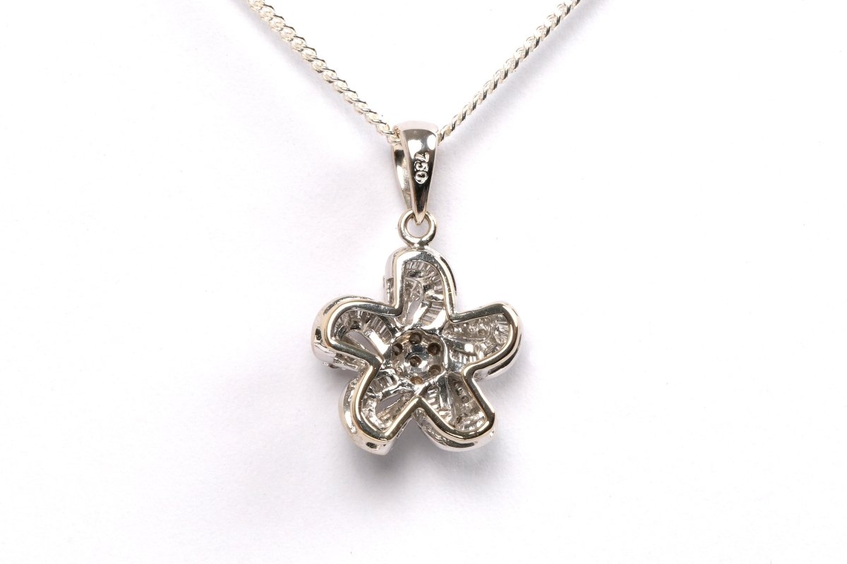 Pendentif en or blanc et diamants - Castafiore