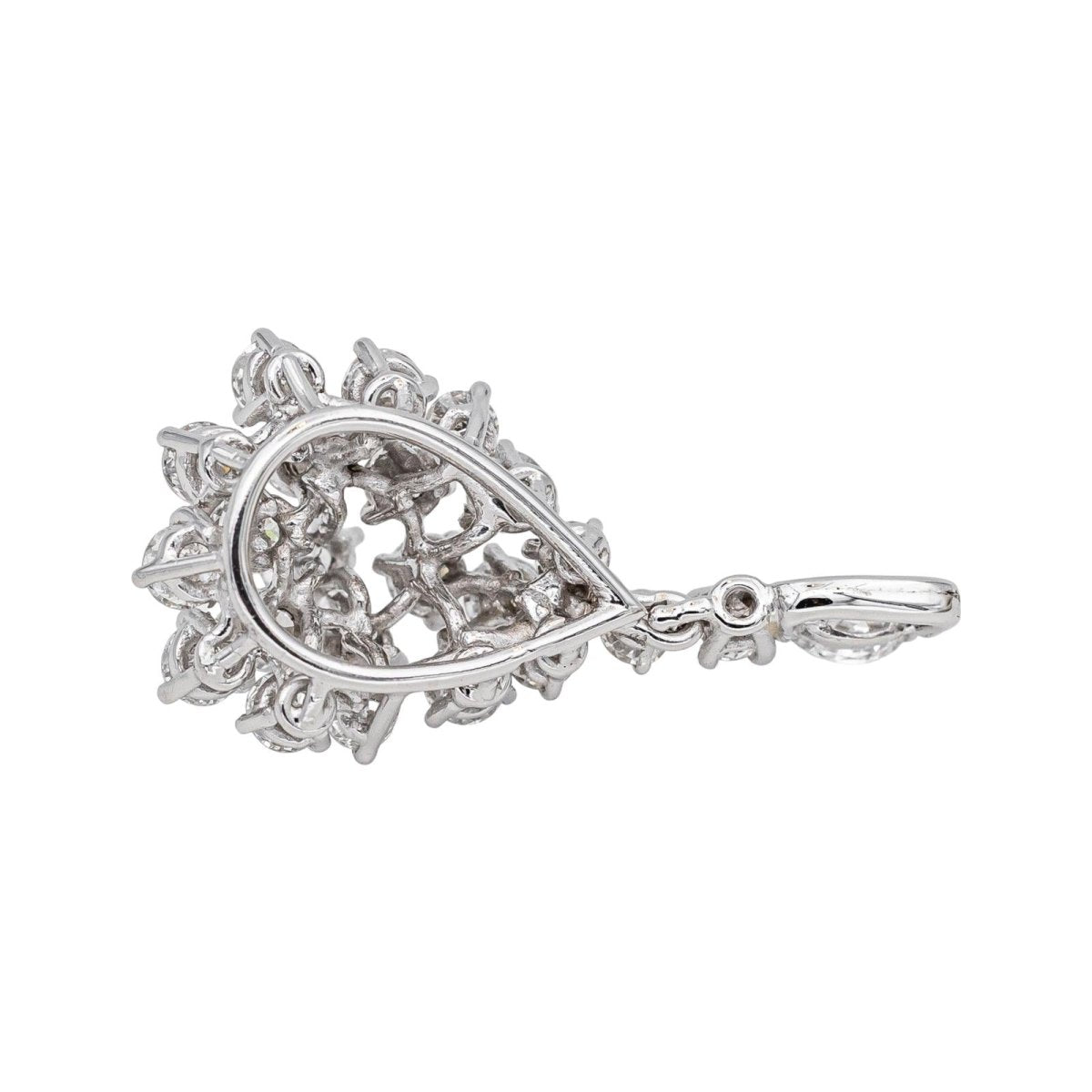 White gold pendant diamond