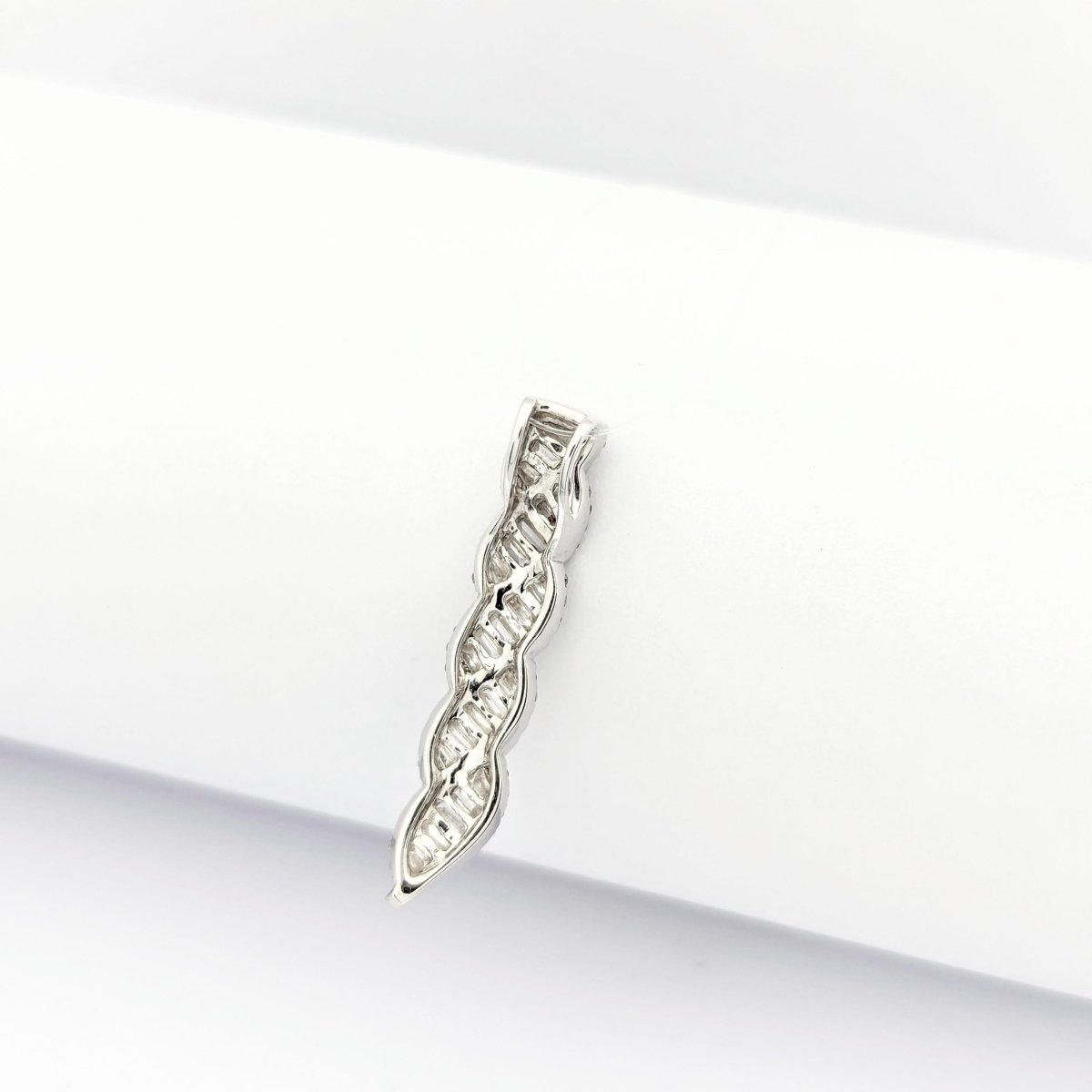 Pendentif en or blanc et diamants - Castafiore