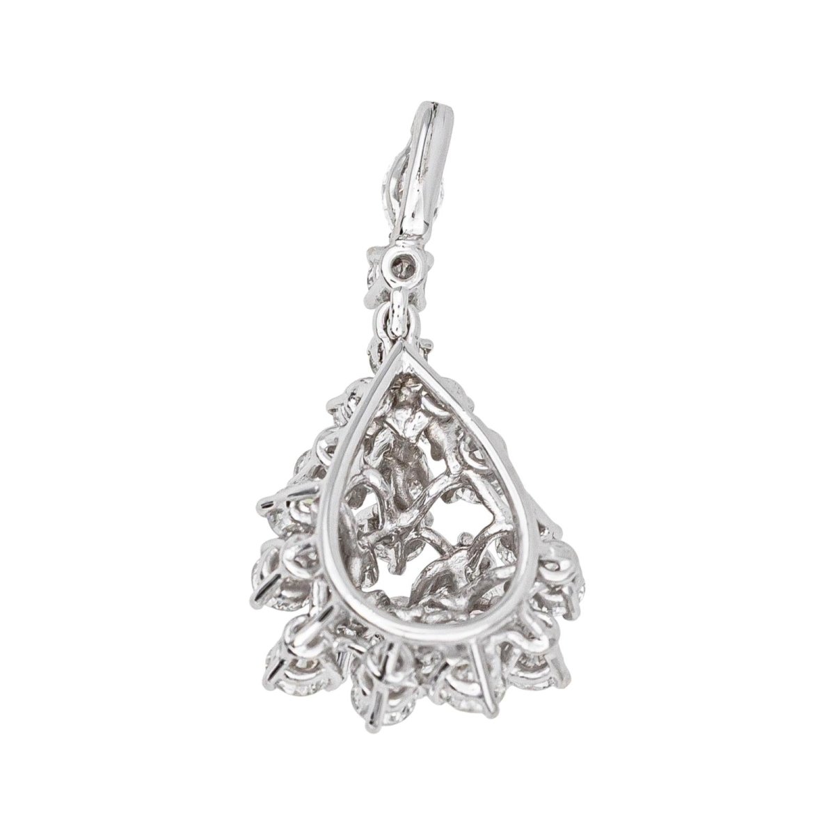 White gold pendant diamond