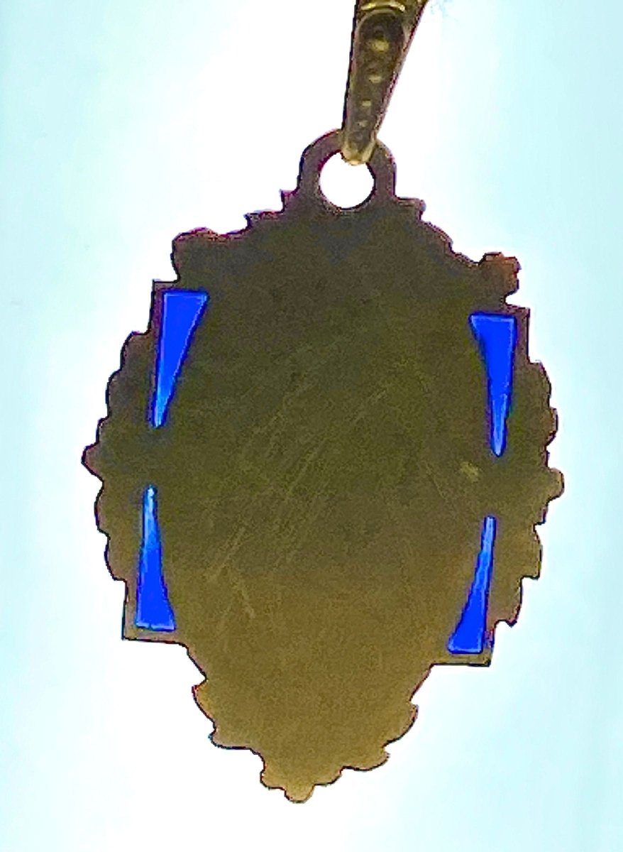 Pendentif en or jaune 18 carats en émail bleu. Epoque Napoléon III - Castafiore