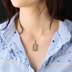 Rectangular medallion yellow gold chiseled