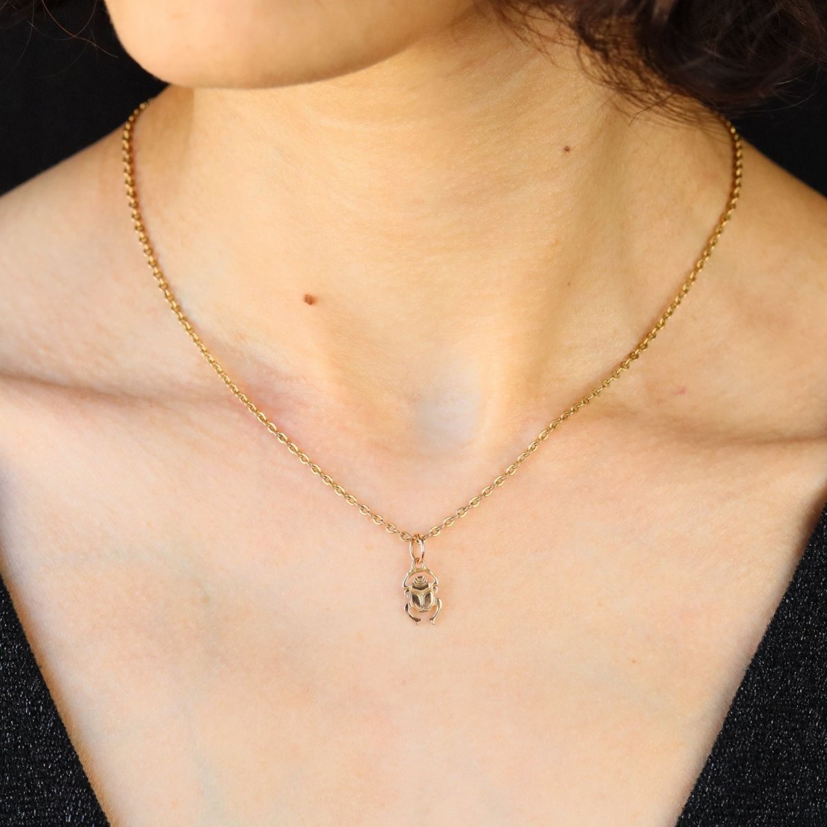 Pendant yellow gold beetle
