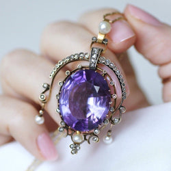 Pendentif en or jaune, argent, améthyste, perle, et diamants - Castafiore