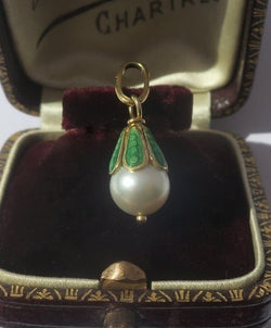 Pendentif en or jaune, émail et perle - Castafiore