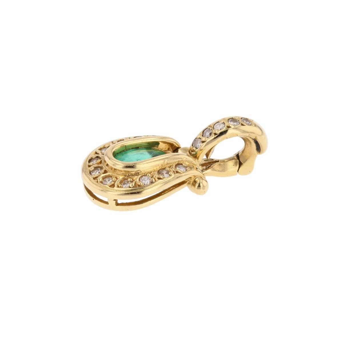 Emerald pendant diamonds