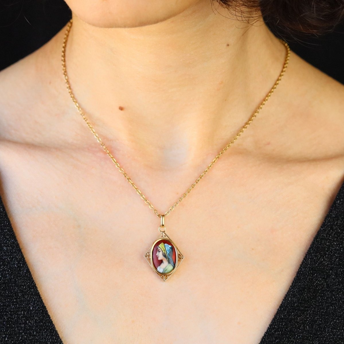 Limoges enamel pendant yellow gold