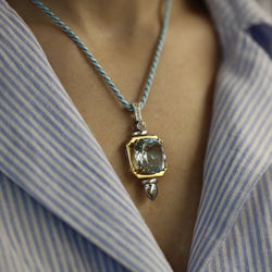 Pendentif en or jaune et gris 18 Cts avec une Aigue marine et diamants. - Castafiore