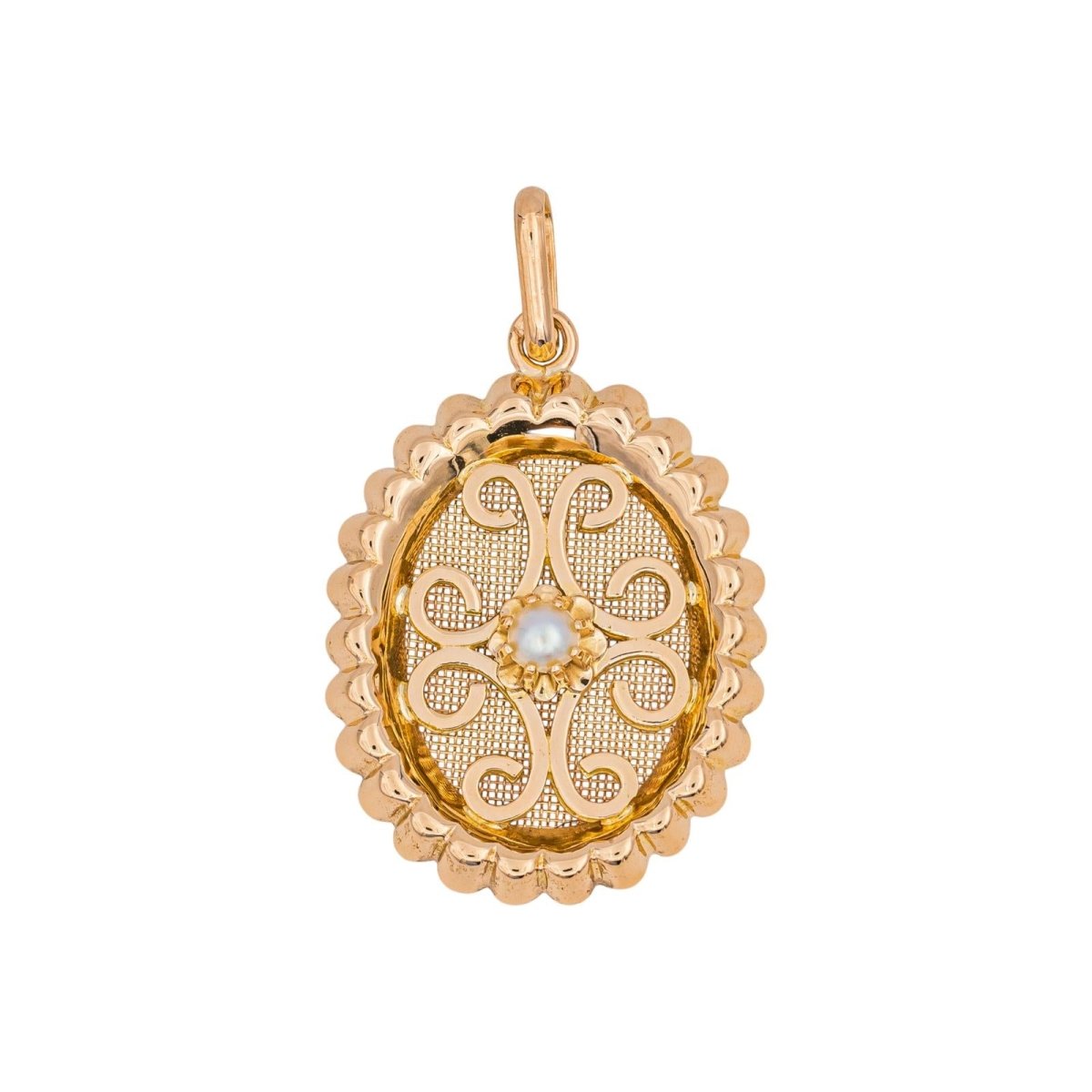 Yellow gold half pearl pendant