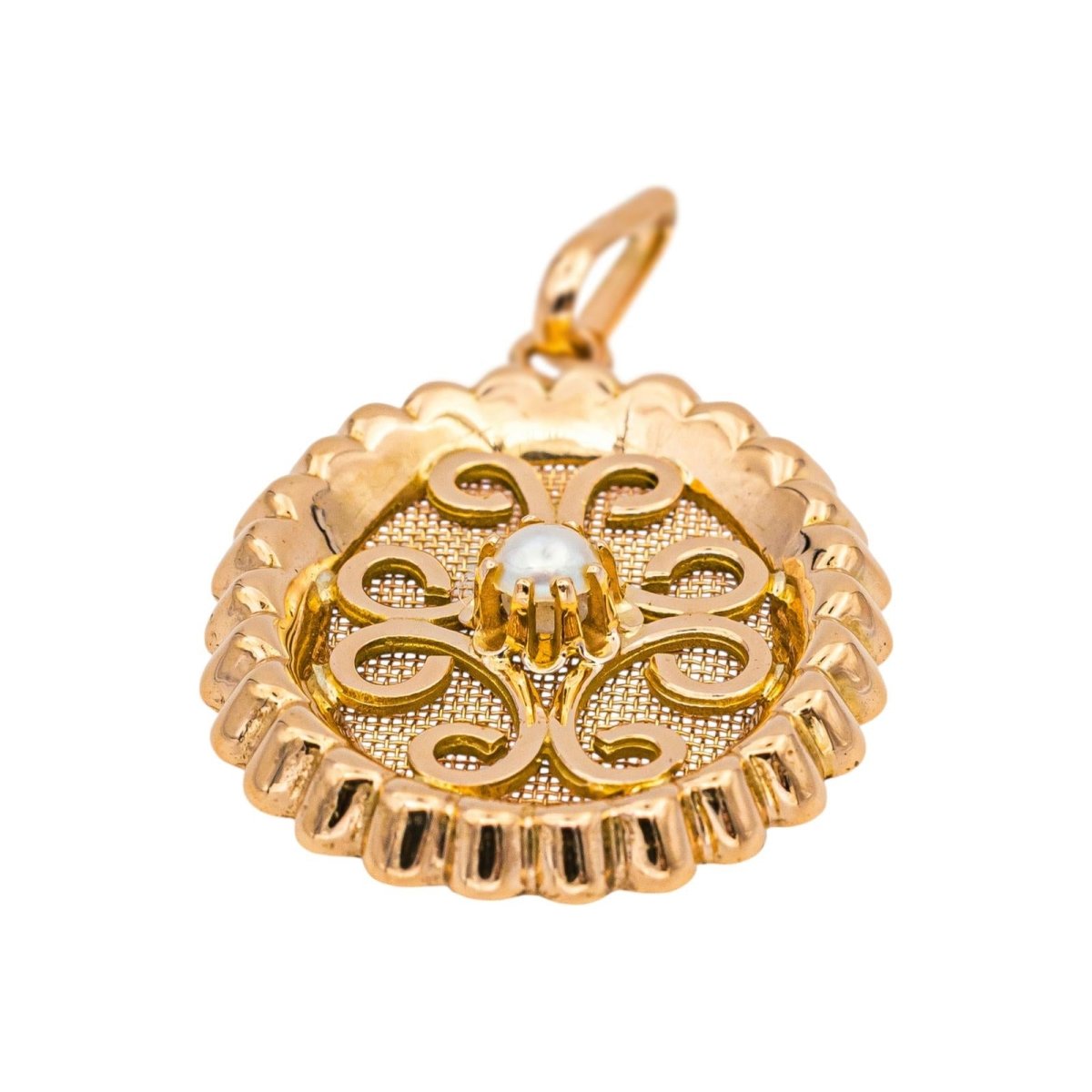 Yellow gold half pearl pendant