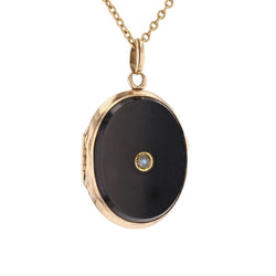 Antique onyx gold medallion with fine pearl