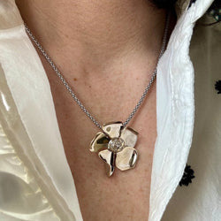 Pendentif fleur Poiray - Castafiore