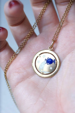 Pendentif médaille astrologique Verseau, or et émail - Castafiore