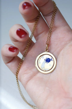 Pendentif médaille astrologique Verseau, or et émail - Castafiore