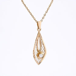 Pendentif or ajouré fleur et sa perle de culture - Castafiore