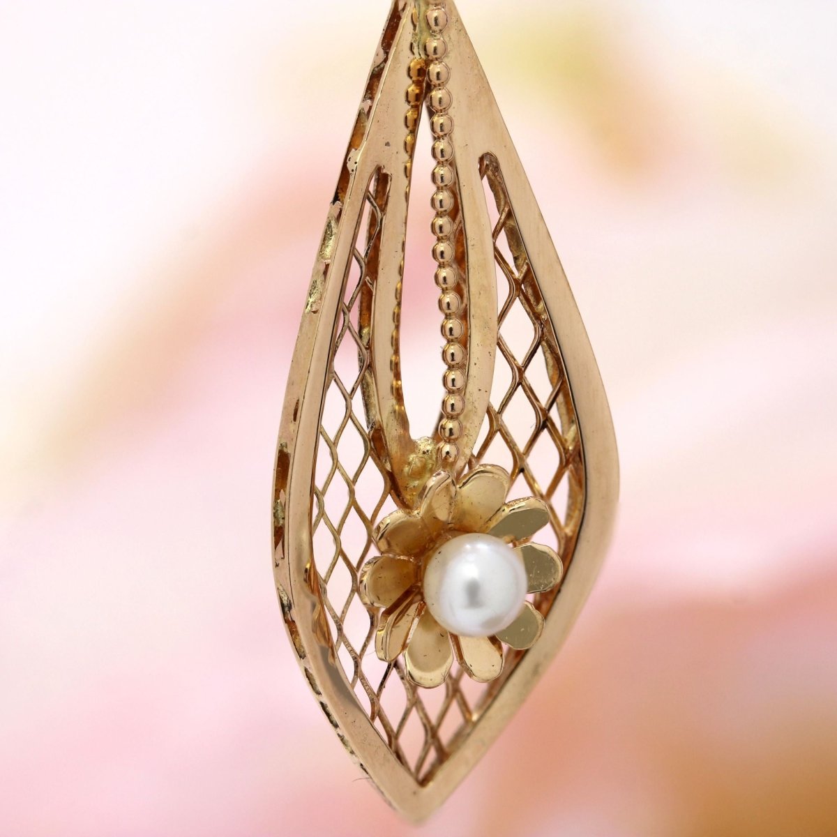 Pendentif or ajouré fleur et sa perle de culture - Castafiore