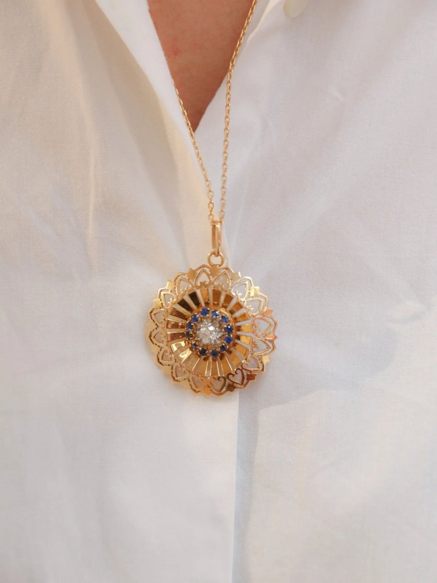 Pendentif rond vintage en or jaune, diamant et saphirs - Castafiore