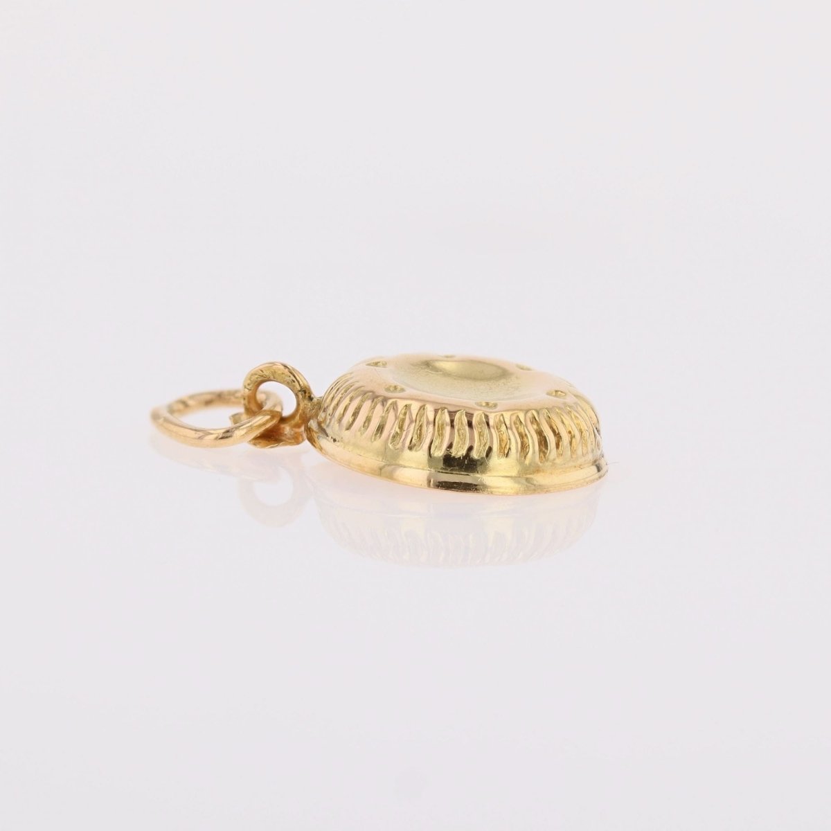 Tastevin pendant yellow gold
