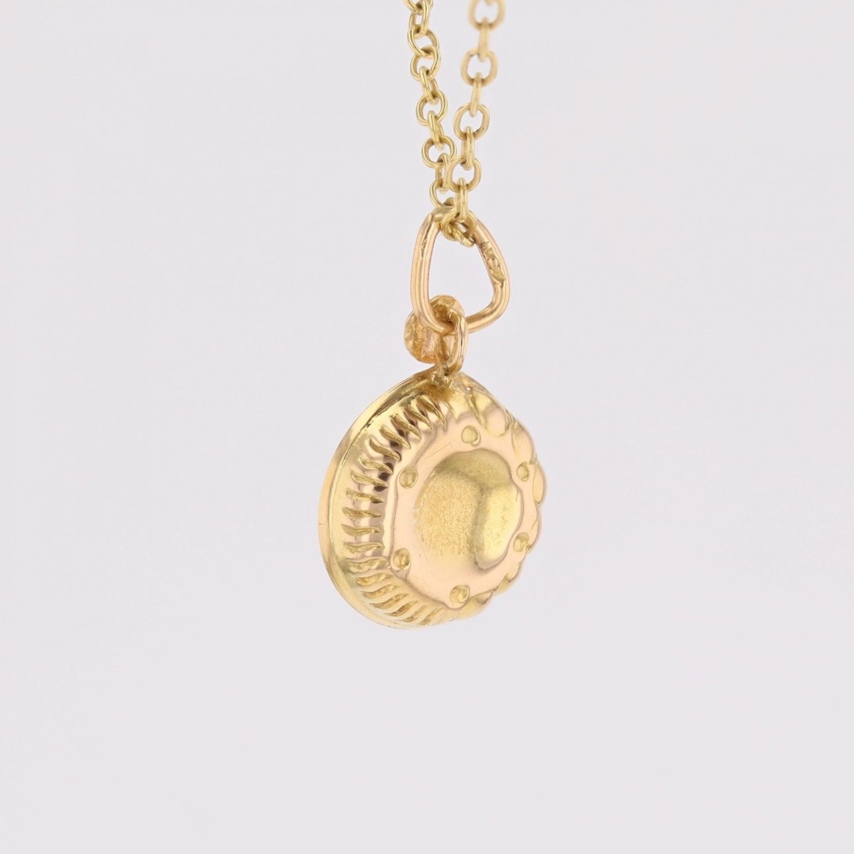 Tastevin pendant yellow gold
