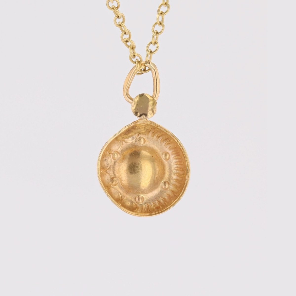 Tastevin pendant yellow gold