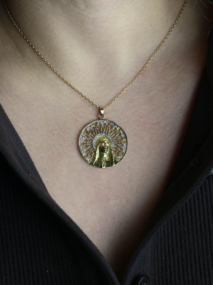 Pendentif VERNON Vierge art nouveau en or jaune et diamants taille rose - Castafiore