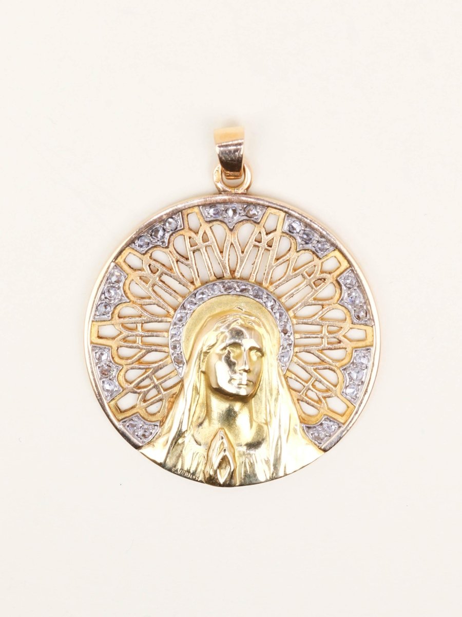 Pendentif VERNON Vierge art nouveau en or jaune et diamants taille rose - Castafiore