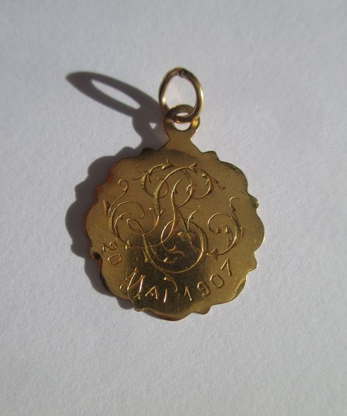 Pendentif Vierge Miraculeuse en or jaune et or vert - Castafiore