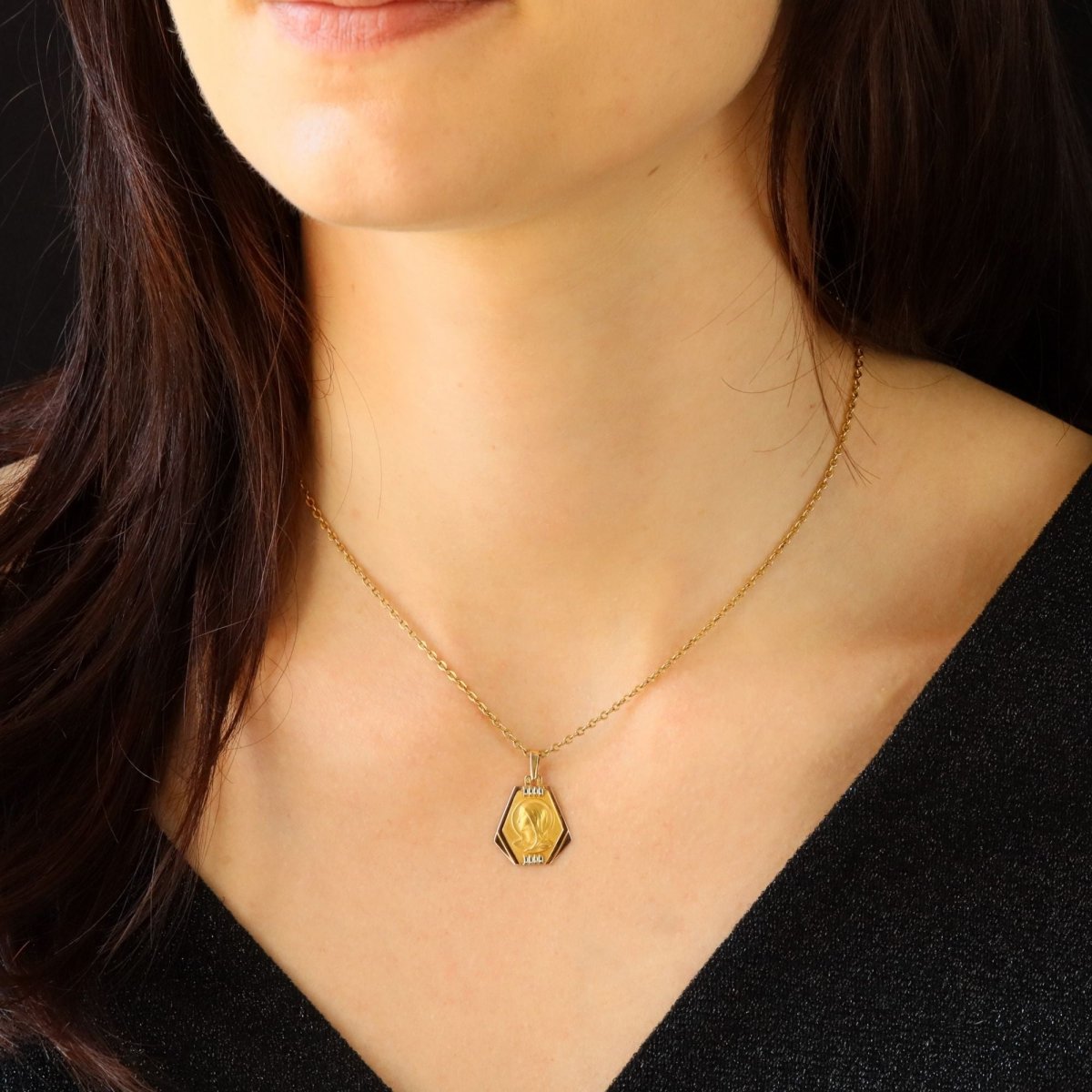 Pendentif Vierge tricolore en or jaune, or rose et or blanc - Castafiore