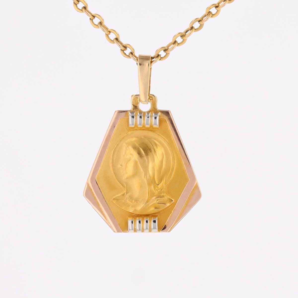 Pendentif Vierge tricolore en or jaune, or rose et or blanc - Castafiore
