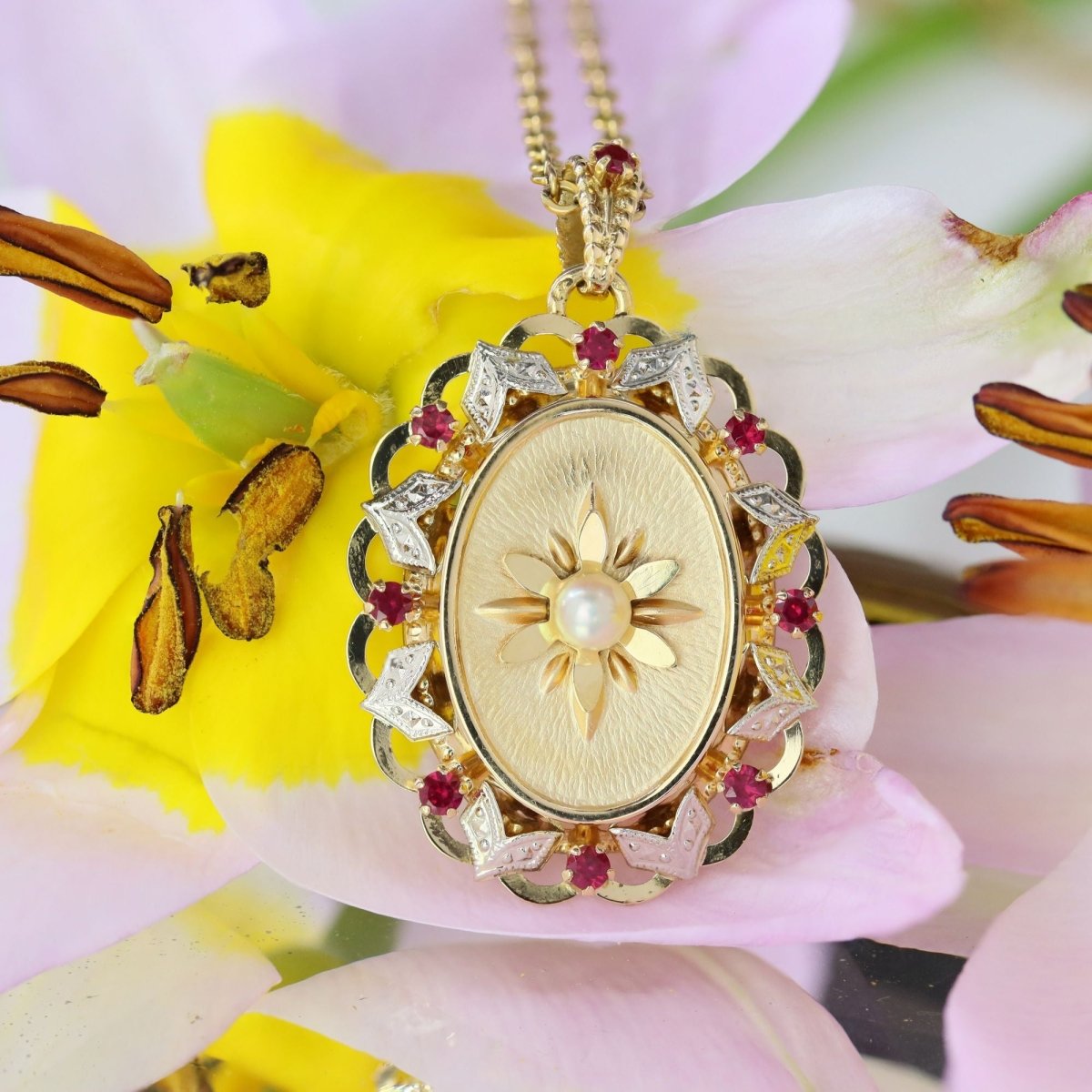 Pendentif vintage en or jaune et blanc perle de culture et rubis de synthèse - Castafiore