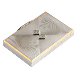 Poudrier en styptor des année 1930 de la maison Van Cleef and Arpels - Castafiore