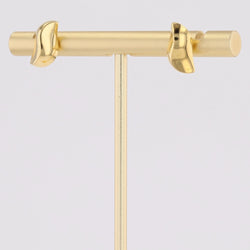 Ear chips yellow gold curved comma