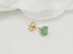 Puces d'oreilles en or jaune et émeraude - Castafiore