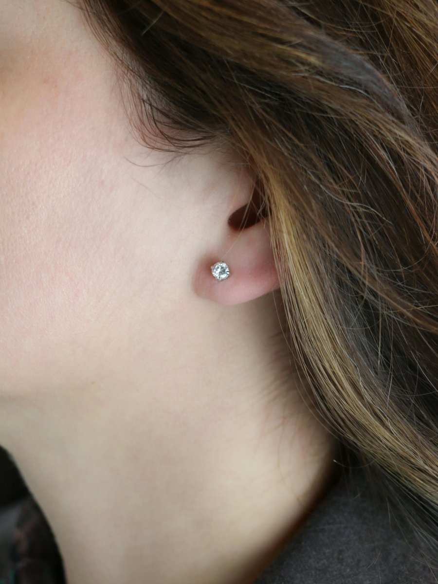 Puces d'oreilles or blanc diamants ronds 0.7 carat - Castafiore