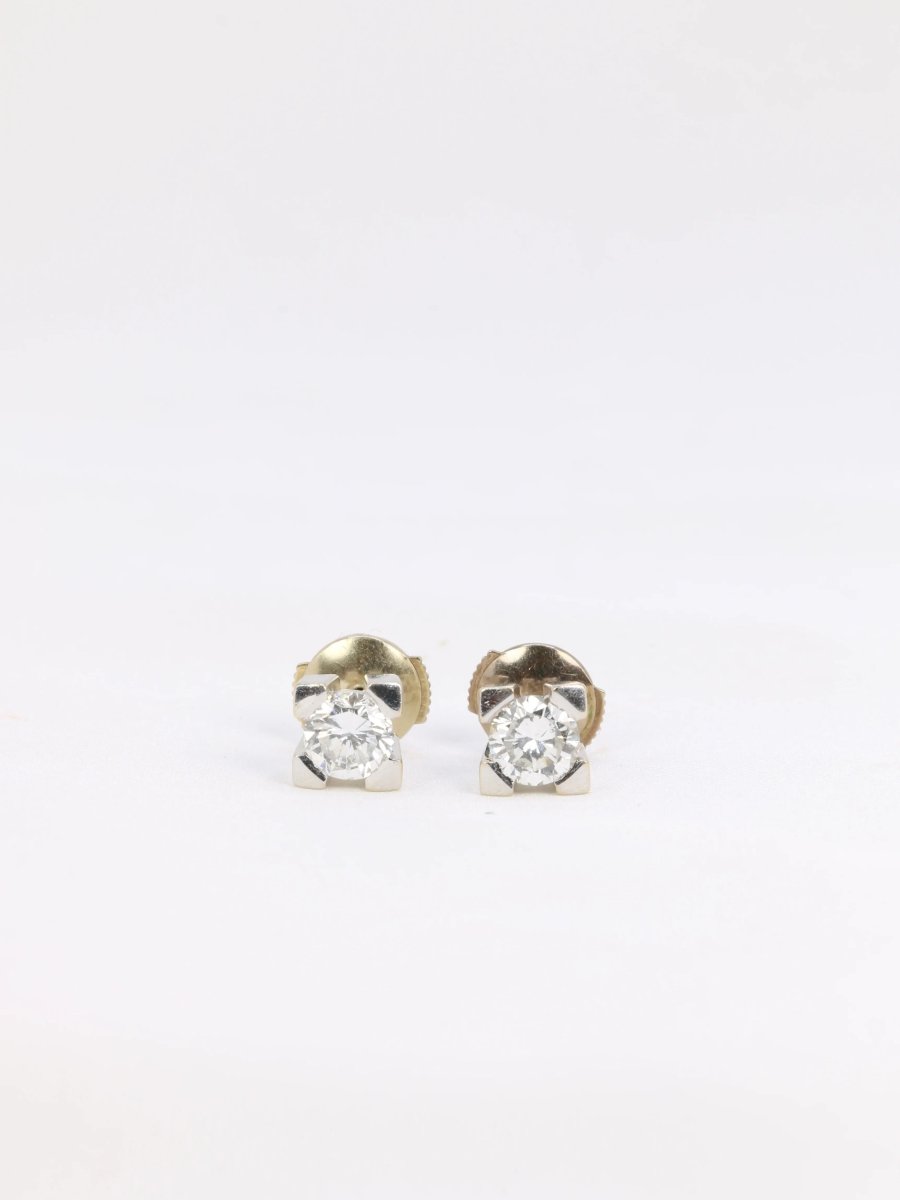Puces d’oreilles vintage en or blanc et diamants ronds 1,1 carats - Castafiore