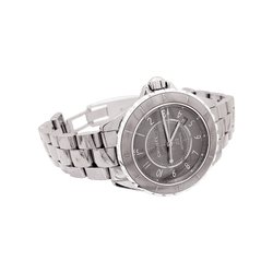 Montre Femme CHANEL « Chromatic », céramique de titane.