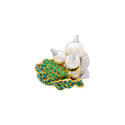 Bague Dior, “Jardins de Milly-la-Forêt”, "Navets", émeraudes, tsavorites, diamants, perles.