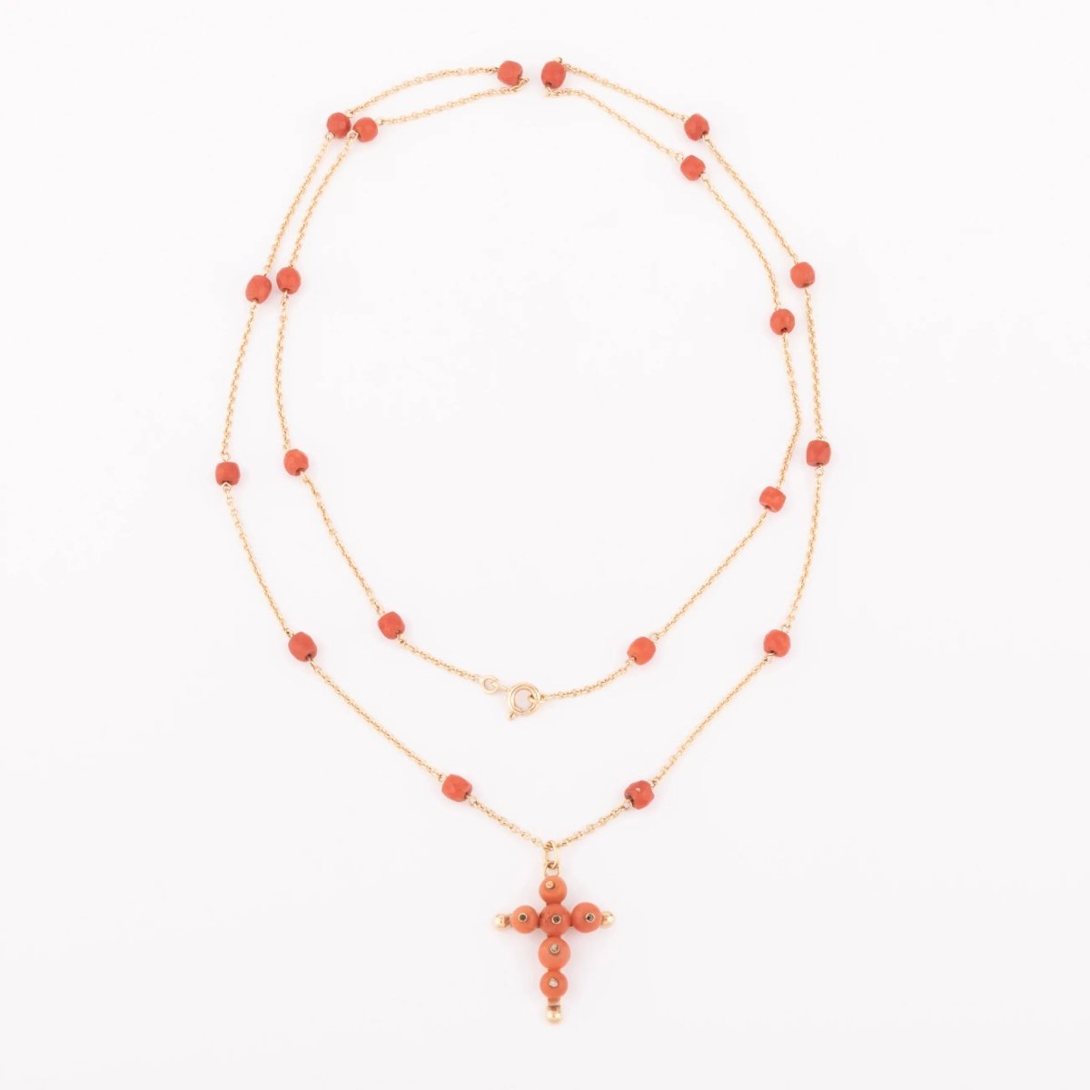 Sautoir en or et corail - Castafiore