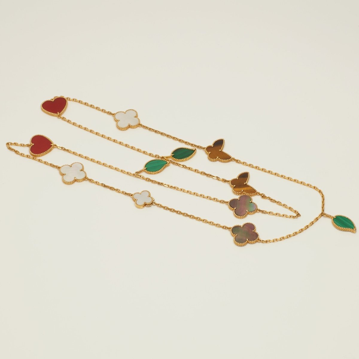 Sautoir Van Cleef & Arpels Lucky Alhambra 12 motifs en or jaune VCARD80100 - Castafiore