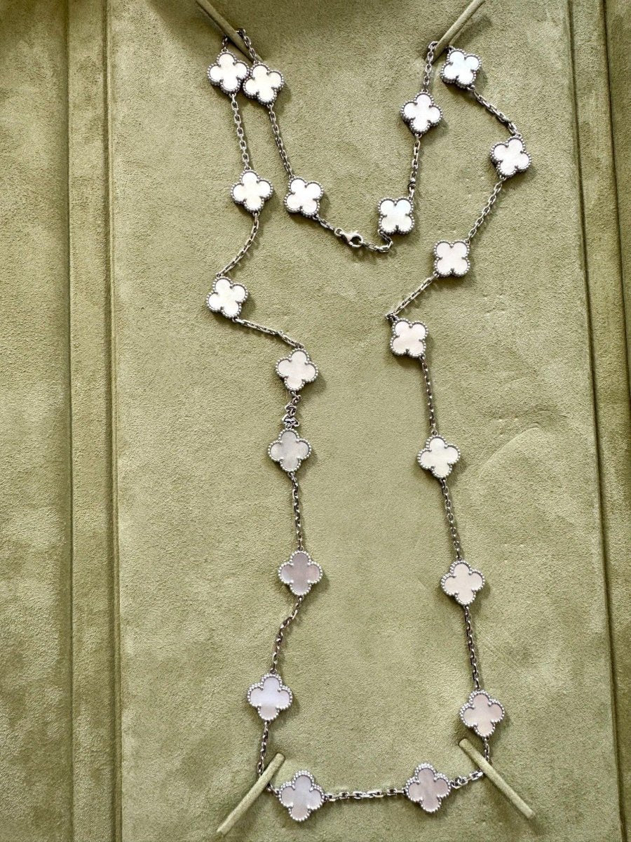 Sautoir Van Cleef et Arpels Alhambra or blanc 750 et nacre - Castafiore
