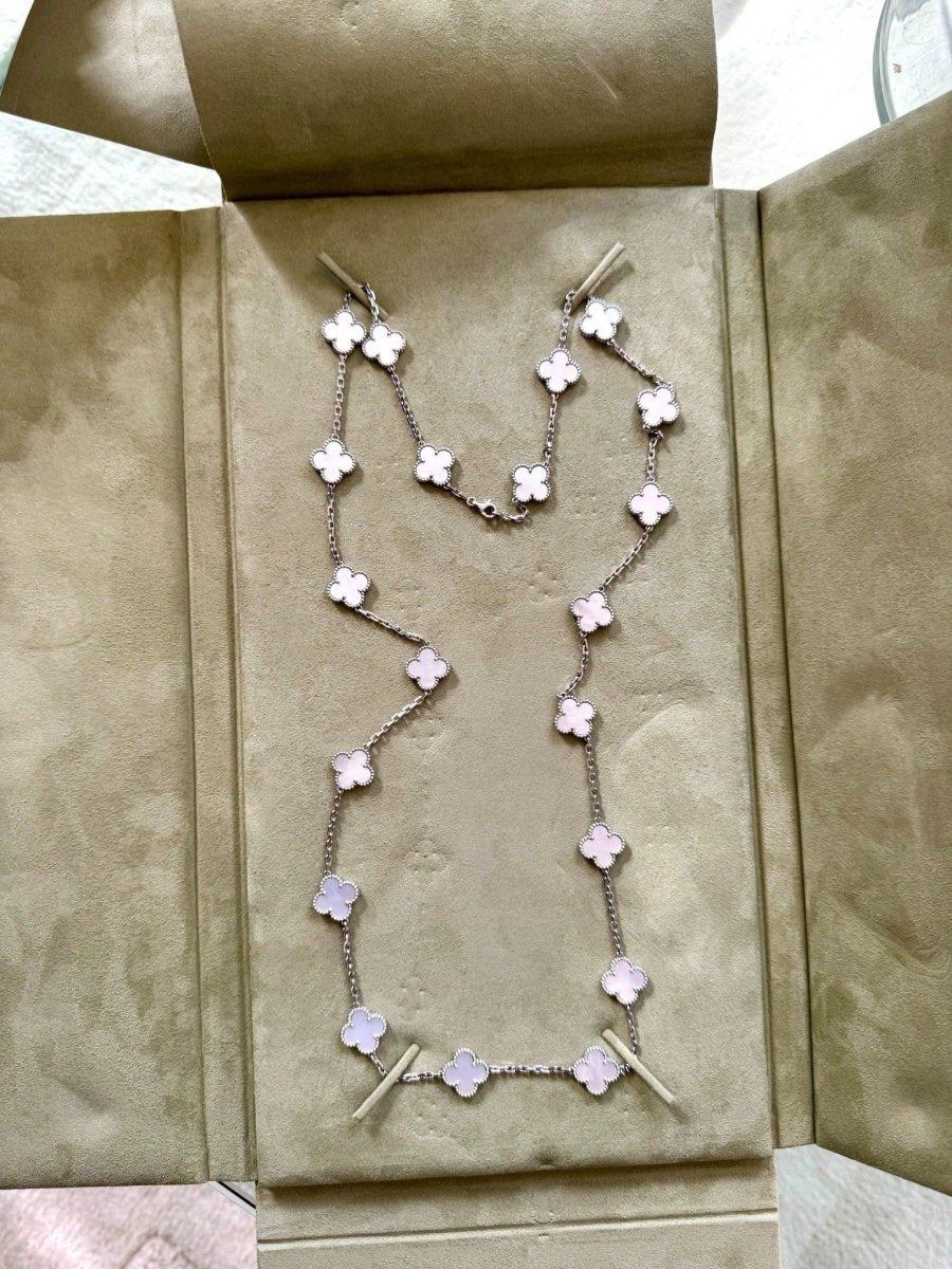 Sautoir Van Cleef et Arpels Alhambra or blanc 750 et nacre