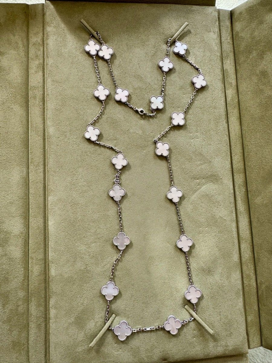 Sautoir Van Cleef et Arpels Alhambra or blanc 750 et nacre