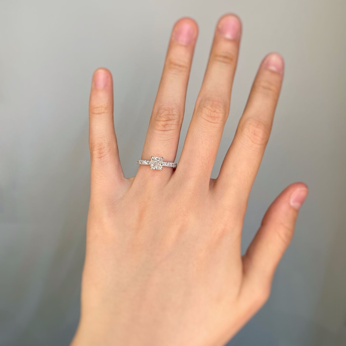 Solitaire accompagné - 1,02 carat G VS2