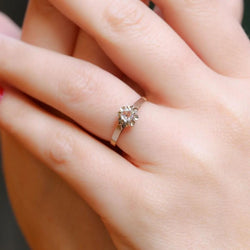 Solitaire ancien or diamant taille rose 0,1 ct - Castafiore