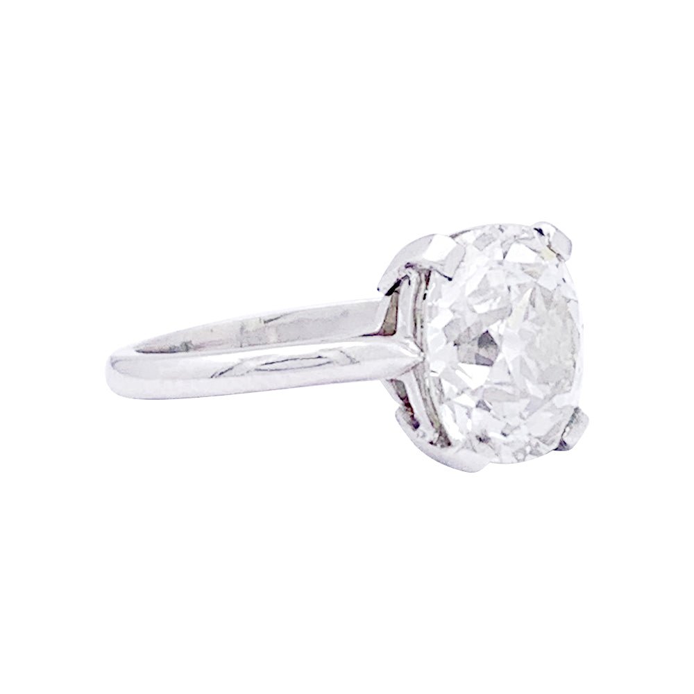 Solitaire CHAUMET en platine et diamant. - Castafiore